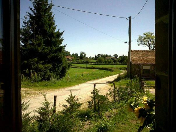 Le Petit Savriere B&B Tronget Екстериор снимка